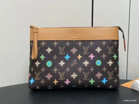 VOYAGE POCHETTE VUITTON SOUPLE-32*21*8CM LOUIS 0504